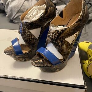 Snake-Print Platform Wedge Sandals with Blue Accent